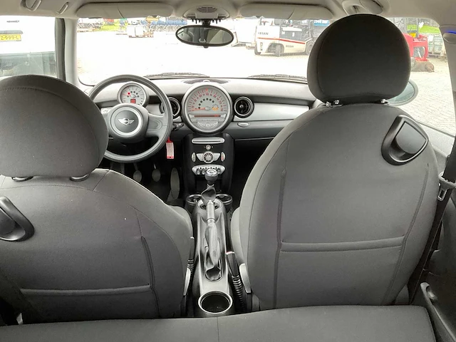 Mini - cooper - personenauto - afbeelding 9 van  25