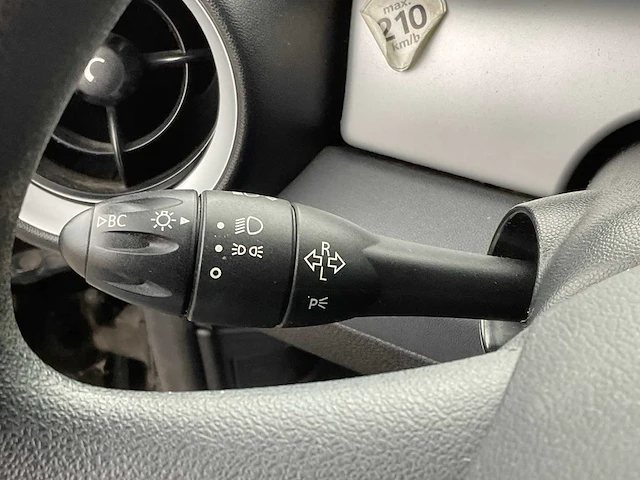 Mini - cooper - personenauto - afbeelding 13 van  25
