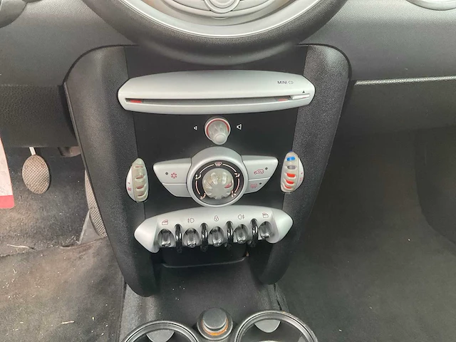 Mini - cooper - personenauto - afbeelding 16 van  25
