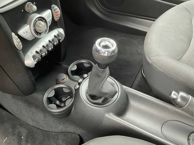 Mini - cooper - personenauto - afbeelding 17 van  25