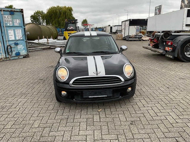 Mini - cooper - personenauto - afbeelding 19 van  25