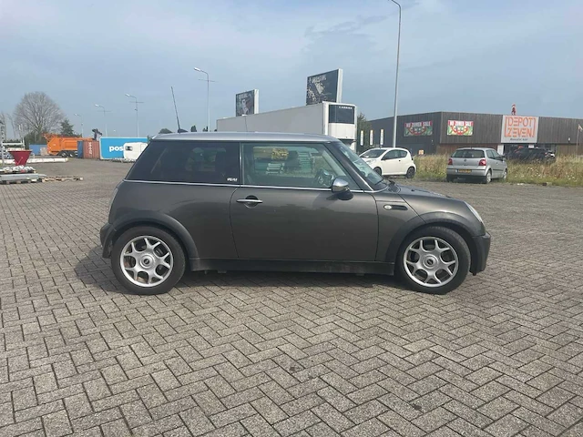 Mini - mini - 1.6 cooper - personenauto - 2006 - afbeelding 22 van  24