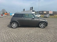 Mini - mini - 1.6 cooper - personenauto - 2006 - afbeelding 22 van  24