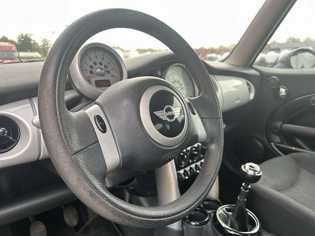 Mini - mini - 1.6 one - personenauto - afbeelding 3 van  19