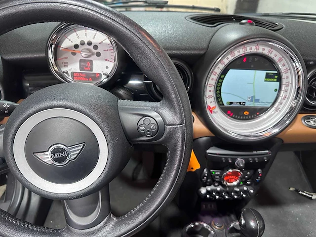 Mini - mini cabrio - 1.6 cooper chili automaat- s-568-hk - afbeelding 2 van  19