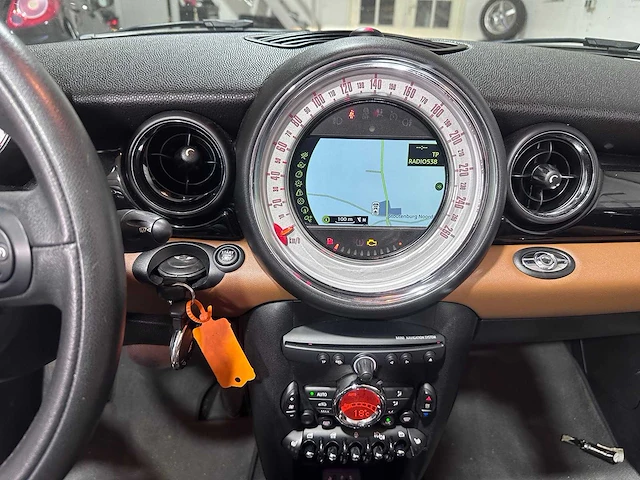Mini - mini cabrio - 1.6 cooper chili automaat- s-568-hk - afbeelding 4 van  19