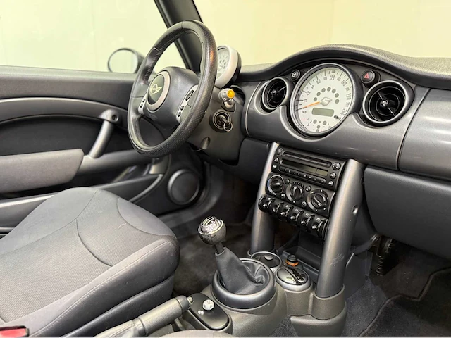 Mini - mini cabrio - personenauto -2005 - afbeelding 8 van  36