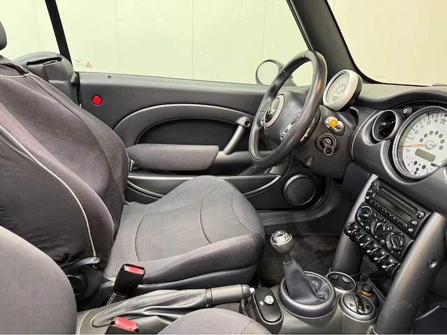 Mini - mini cabrio - personenauto -2005 - afbeelding 9 van  36