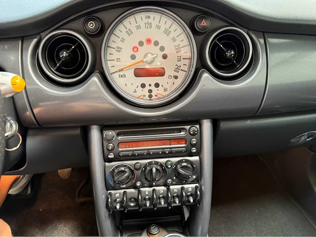 Mini - mini cabrio - personenauto -2005 - afbeelding 14 van  36