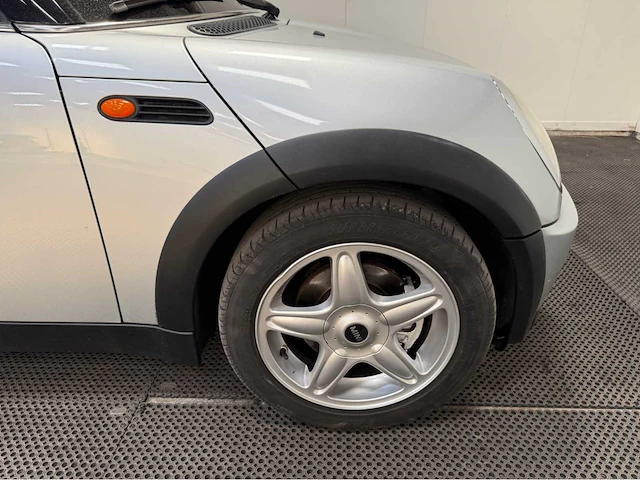Mini - mini cabrio - personenauto -2005 - afbeelding 28 van  36