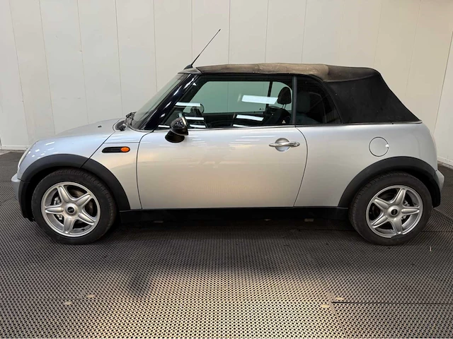 Mini - mini cabrio - personenauto -2005 - afbeelding 23 van  36