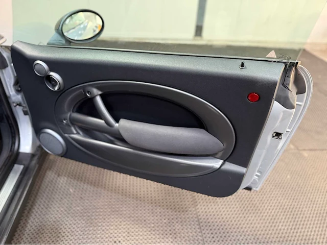 Mini - mini cabrio -personenauto - 2005 - afbeelding 20 van  29