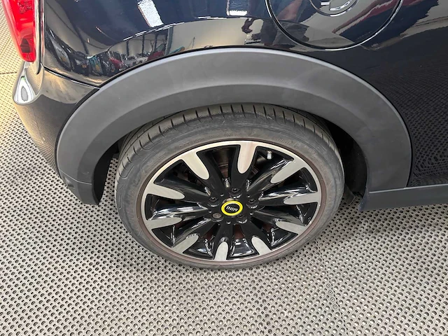 Mini - mini electric - mini yours 33 kwh - car - 2021 - afbeelding 20 van  32
