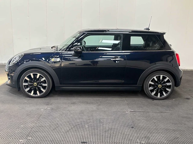Mini - mini electric - mini yours 33 kwh - car - 2021 - afbeelding 12 van  32