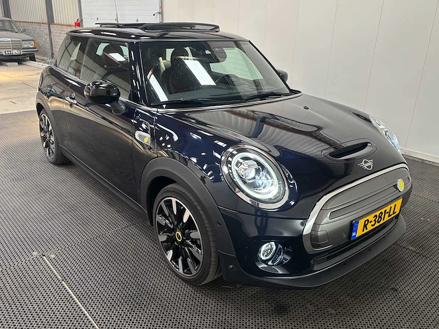 Mini - mini electric - mini yours 33 kwh - car - 2021 - afbeelding 28 van  32