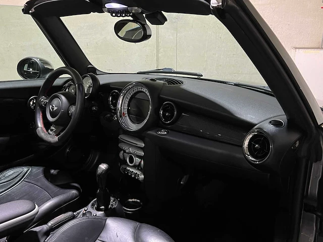 Mini cabrio cooper s 1.6 chili 174pk 2009, 84-jrt-3 - afbeelding 31 van  47