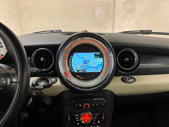 Mini cabriolet cooper s chili 1.6 184pk 2013, 7-tgk-59 - afbeelding 33 van  53