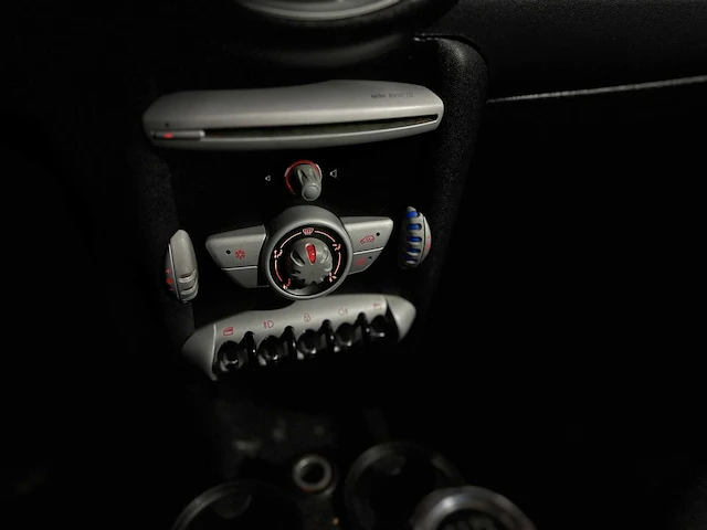 Mini clubman cooper d pepper 1.6 109 2008, 61-gnh-9 - afbeelding 17 van  38