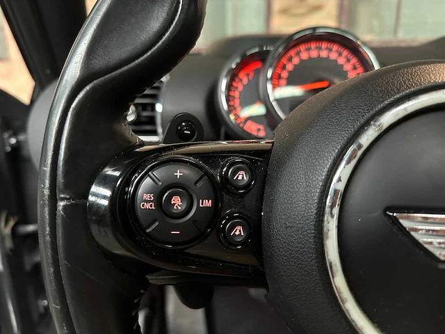 Mini clubman cooper s 2.0 chili serious business 192pk 2015, j-097-fs - afbeelding 21 van  44