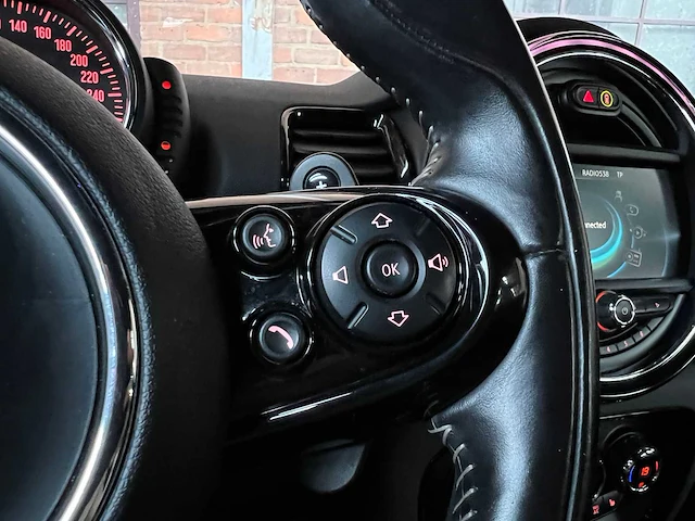 Mini clubman cooper s 2.0 chili serious business 192pk 2016, r-890-rl - afbeelding 38 van  63