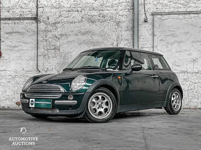 Mini cooper 1.6 116pk 2003, 75-sfh-7 - afbeelding 1 van  56