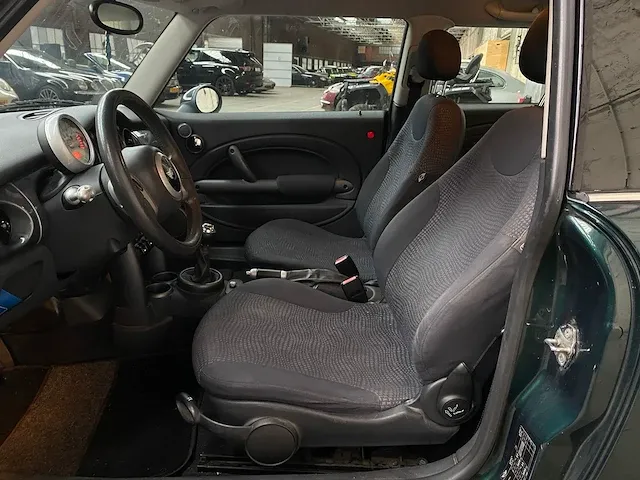 Mini cooper 1.6 116pk 2003, 75-sfh-7 - afbeelding 46 van  56