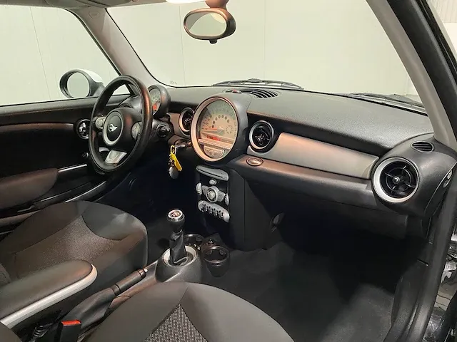 Mini cooper 1.6 136000 km 41-jfz-4 - afbeelding 16 van  17