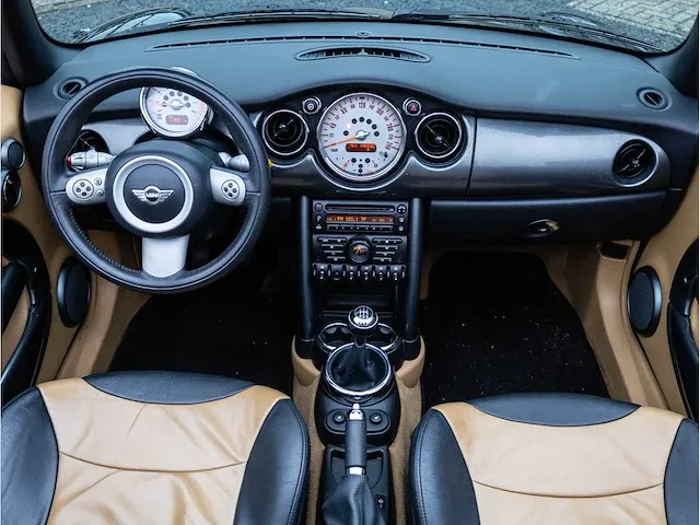 Mini cooper cabrio 1.6 chili 2006 lederen bekleding stoelverwarming parkeersensoren climate control 17"inch, 90-tf-sj - afbeelding 20 van  38