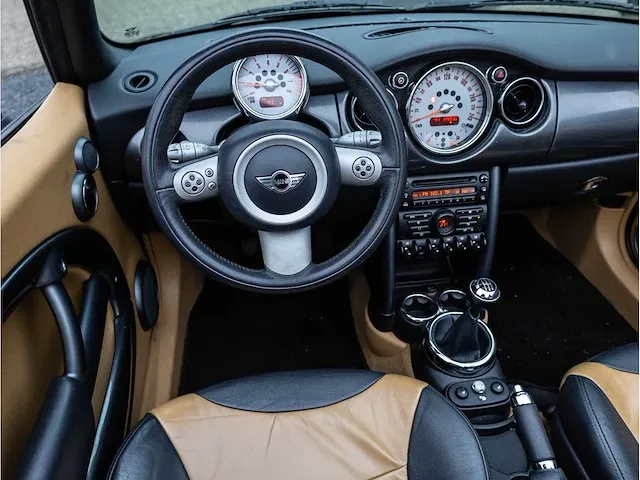 Mini cooper cabrio 1.6 chili 2006 lederen bekleding stoelverwarming parkeersensoren climate control 17"inch, 90-tf-sj - afbeelding 21 van  38