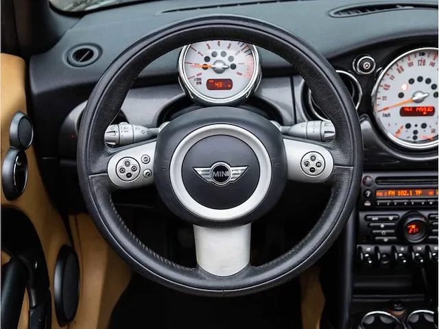 Mini cooper cabrio 1.6 chili 2006 lederen bekleding stoelverwarming parkeersensoren climate control 17"inch, 90-tf-sj - afbeelding 22 van  38