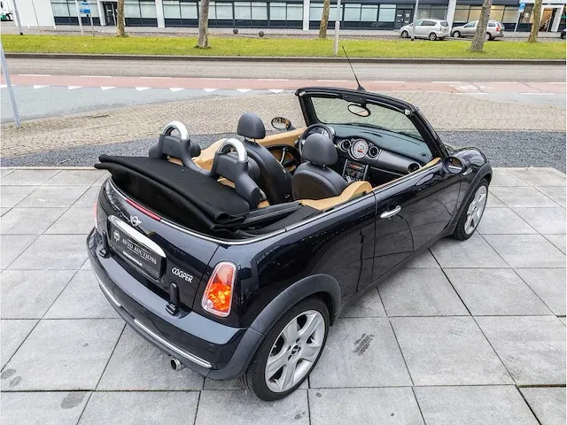 Mini cooper cabrio 1.6 chili 2006 lederen bekleding stoelverwarming parkeersensoren climate control 17"inch, 90-tf-sj - afbeelding 35 van  38