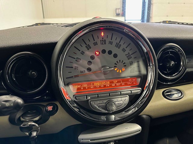 Mini cooper chili clubman 1.6 10-zp-kj - afbeelding 8 van  25