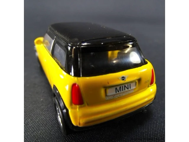 Mini cooper geel-zwart - afbeelding 3 van  5
