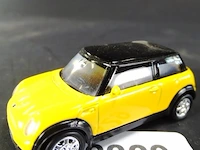 Mini cooper geel-zwart - afbeelding 1 van  3