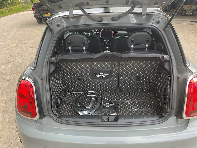 Mini cooper personenauto - afbeelding 15 van  17