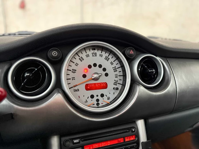 Mini cooper s 1.6 163pk 2004, 22-xs-xk - afbeelding 18 van  50