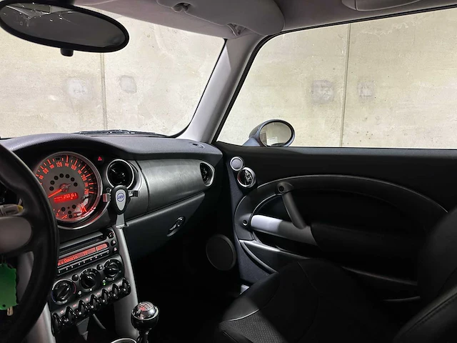 Mini cooper s 1.6 170pk 2005, 17-kbs-7 youngtimer - afbeelding 14 van  40