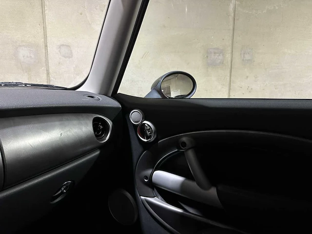 Mini cooper s 1.6 170pk 2005, 17-kbs-7 youngtimer - afbeelding 24 van  40
