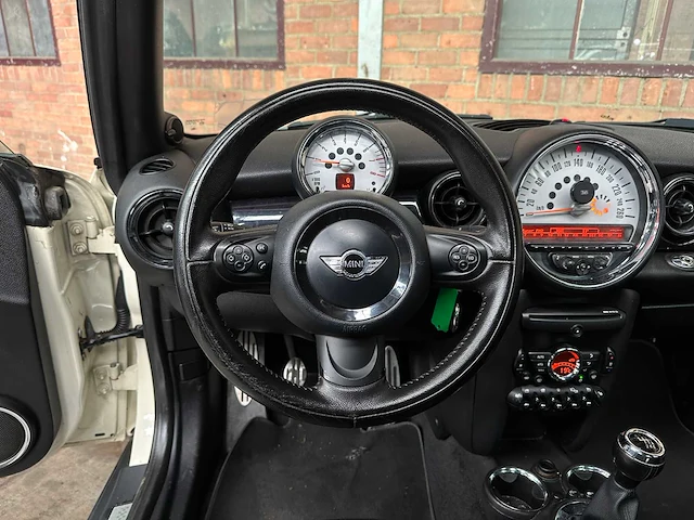 Mini cooper s cabriolet 1.6 163pk 2010, l-503-bx - afbeelding 11 van  40