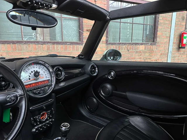 Mini cooper s cabriolet 1.6 163pk 2010, l-503-bx - afbeelding 13 van  40