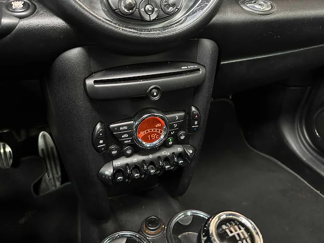 Mini cooper s cabriolet 1.6 163pk 2010, l-503-bx - afbeelding 20 van  40