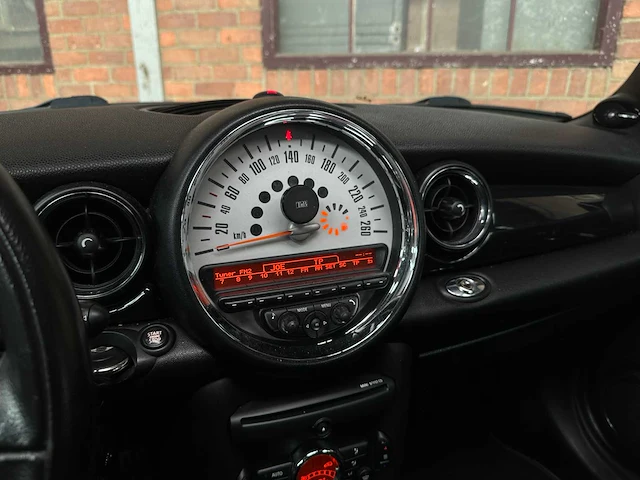 Mini cooper s cabriolet 1.6 163pk 2010, l-503-bx - afbeelding 21 van  40