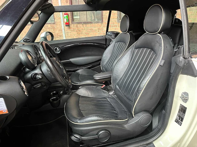 Mini cooper s cabriolet 1.6 163pk 2010, l-503-bx - afbeelding 29 van  40