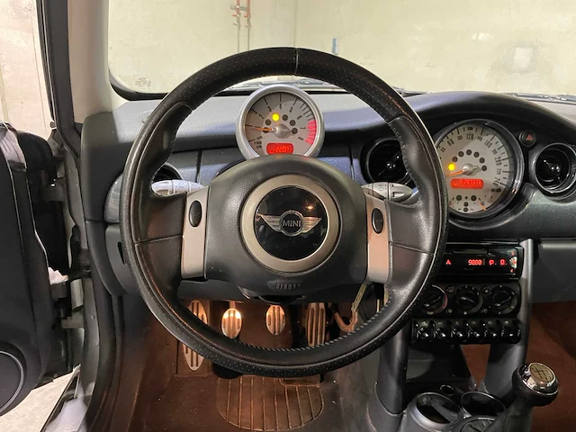 Mini cooper s chili 1.6 163pk 2003, 99-tp-dd - afbeelding 17 van  42