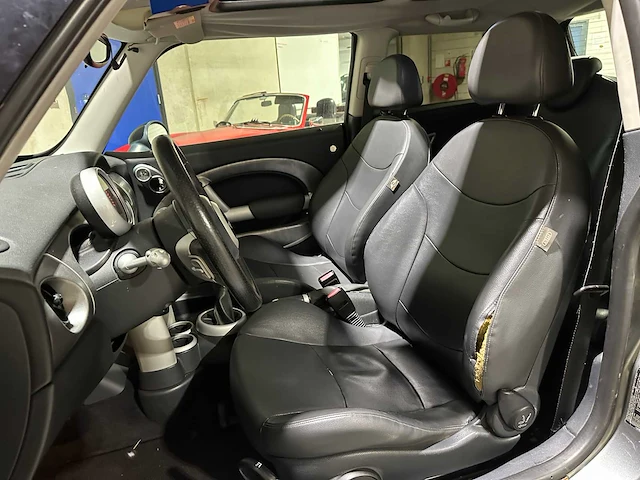 Mini cooper s chili 1.6 170pk 2004, 04-xgv-2 - afbeelding 22 van  36