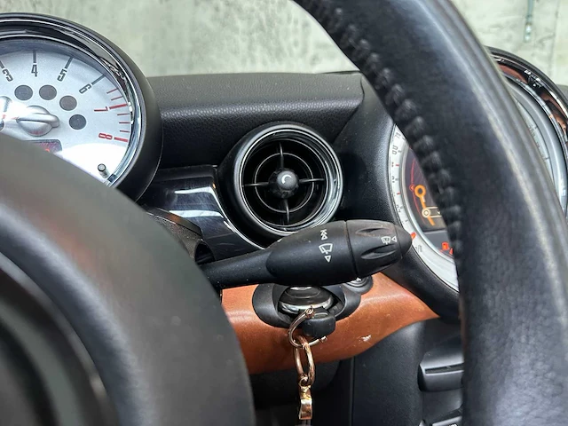 Mini cooper s chili cabriolet 1.6 184pk 2010 (automaat), 42-nvf-9 - afbeelding 16 van  37