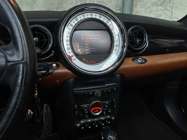 Mini cooper s chili cabriolet 1.6 184pk 2010 (automaat), 42-nvf-9 - afbeelding 19 van  37