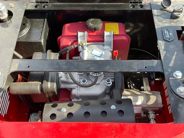 Mini graafmachine met toebehoren - afbeelding 11 van  21