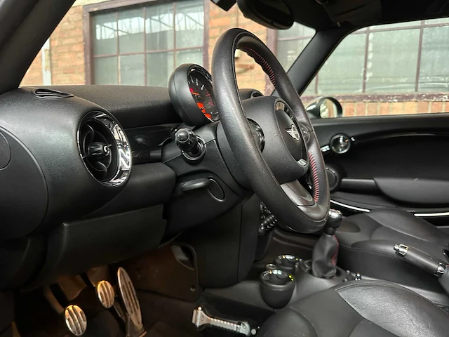Mini john cooper works 1.6 211pk 2012 (origineel-nl), 31-xkz-3 - afbeelding 30 van  87