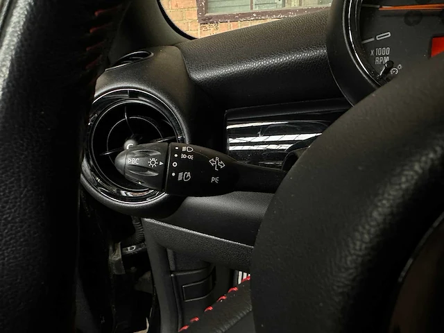 Mini john cooper works 1.6 211pk 2012 (origineel-nl), 31-xkz-3 - afbeelding 40 van  87